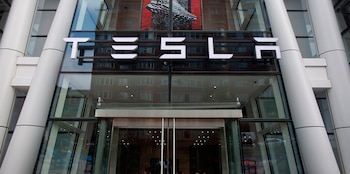 En 11 meses en 2020, la capitalización bursátil de Tesla se multiplicó por cinco a pesar de la crisis causada por la pandemia durante gran parte del año. EFE/CJ Gunther/Archivo