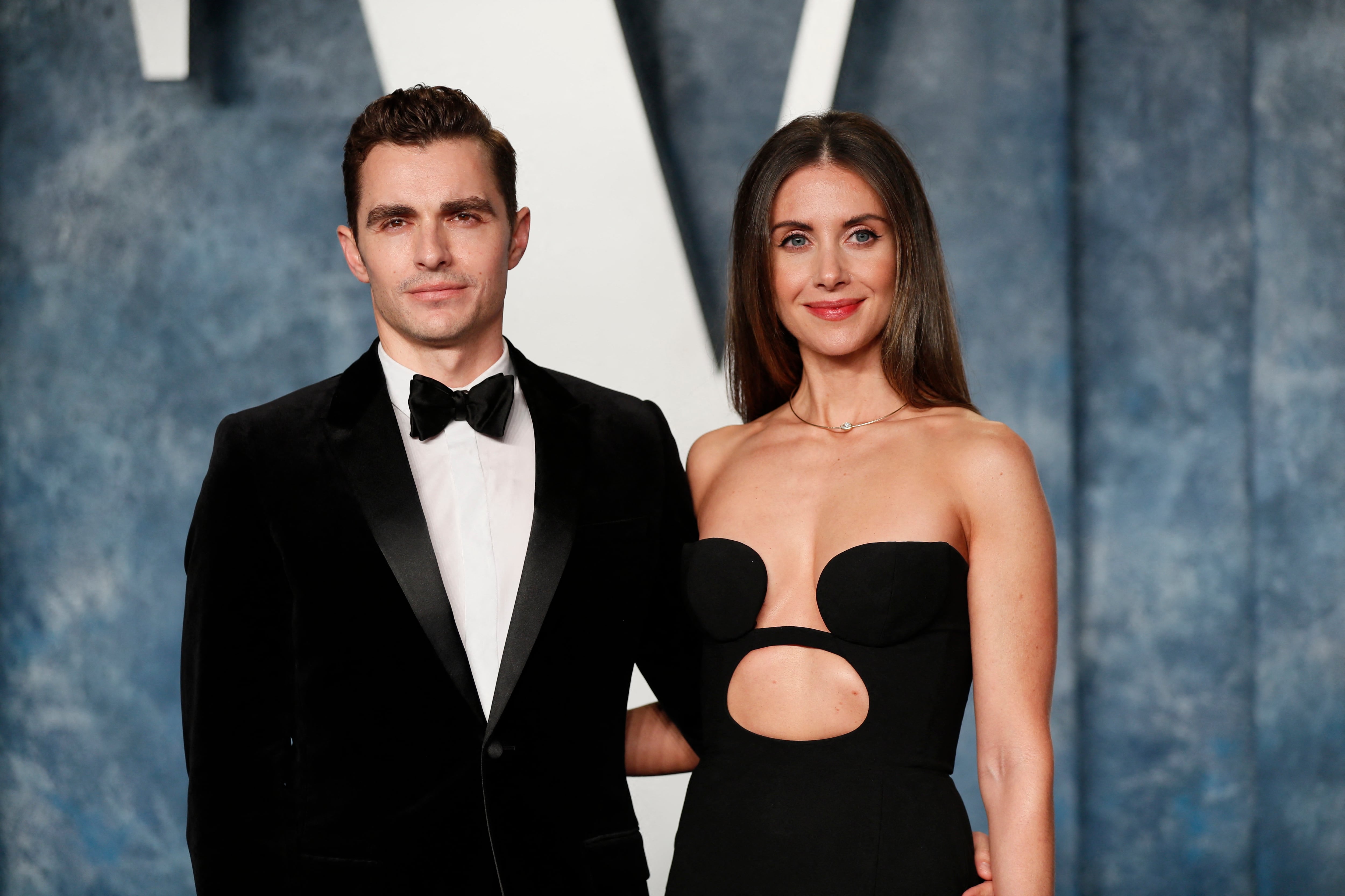 Dave Franco contó que mantiene con Alison Brie una rutina de mensajes extensos cuando están separados por trabajo (REUTERS)