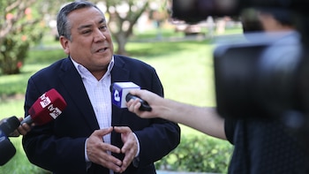 Gustavo Adrianzén responde ante críticas