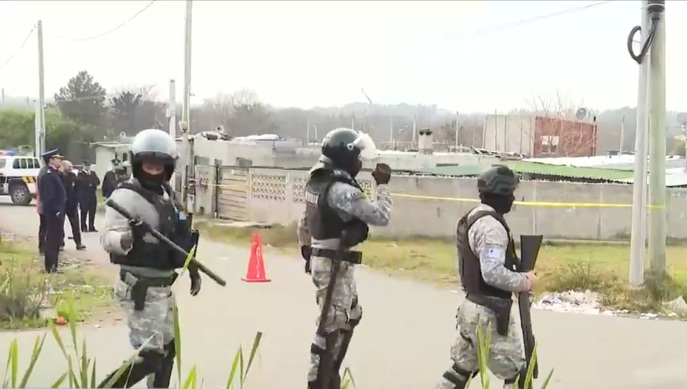 Masacre en Uruguay: quíntuple homicidio en el barrio El Monarca (Captura Telemundo/Canal 12)