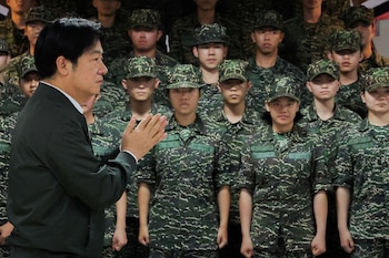 Taiwán prometió construir una “fuerza militar de acero” para enfrentar las amenazas de China y defender su soberanía (REUTERS/Ann Wang)