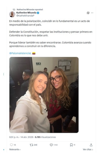 Katherine Miranda posa con Paloma Valencia