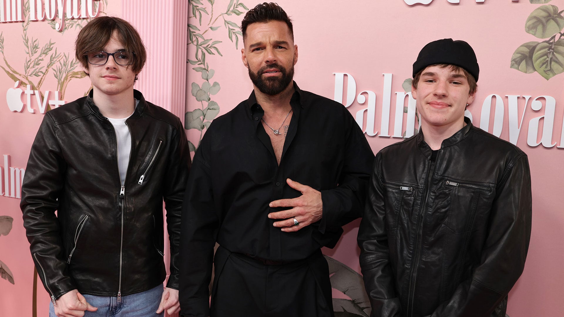 La reciente estadía de Ricky Martin en Mérida permitió a sus hijos mayores participar activamente en actividades al aire libre y fortalecer los lazos familiares fuera del escenario (Photo by Eric Charbonneau/Getty Images for Apple TV+)