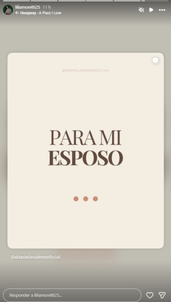 Captura de pantalla de una historia de Instagram de "liliamoretti25" que muestra la frase "PARA MI ESPOSO" en letras marrones sobre un fondo beige
