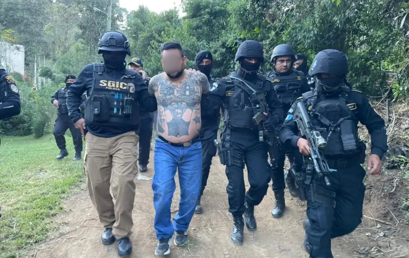 Guatemala sigue en conversaciones con el FBI para que la Fuerza Vulcano regrese antes de que termine julio y apoye la recaptura de 11 pandilleros fugados de Fraijanes II. (Mingob Guatemala) (Ministerio de Gobernación Guatemala)