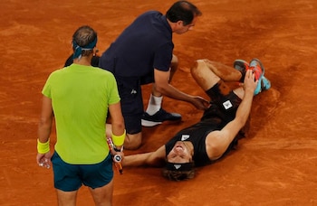 La lesión sufrida por Zverev en las semifinales de Roland Garros 2022 ante Rafael Nadal lo dejó fuera del torneo y exigió una rehabilitación de varios meses (REUTERS/Gonzalo Fuentes)