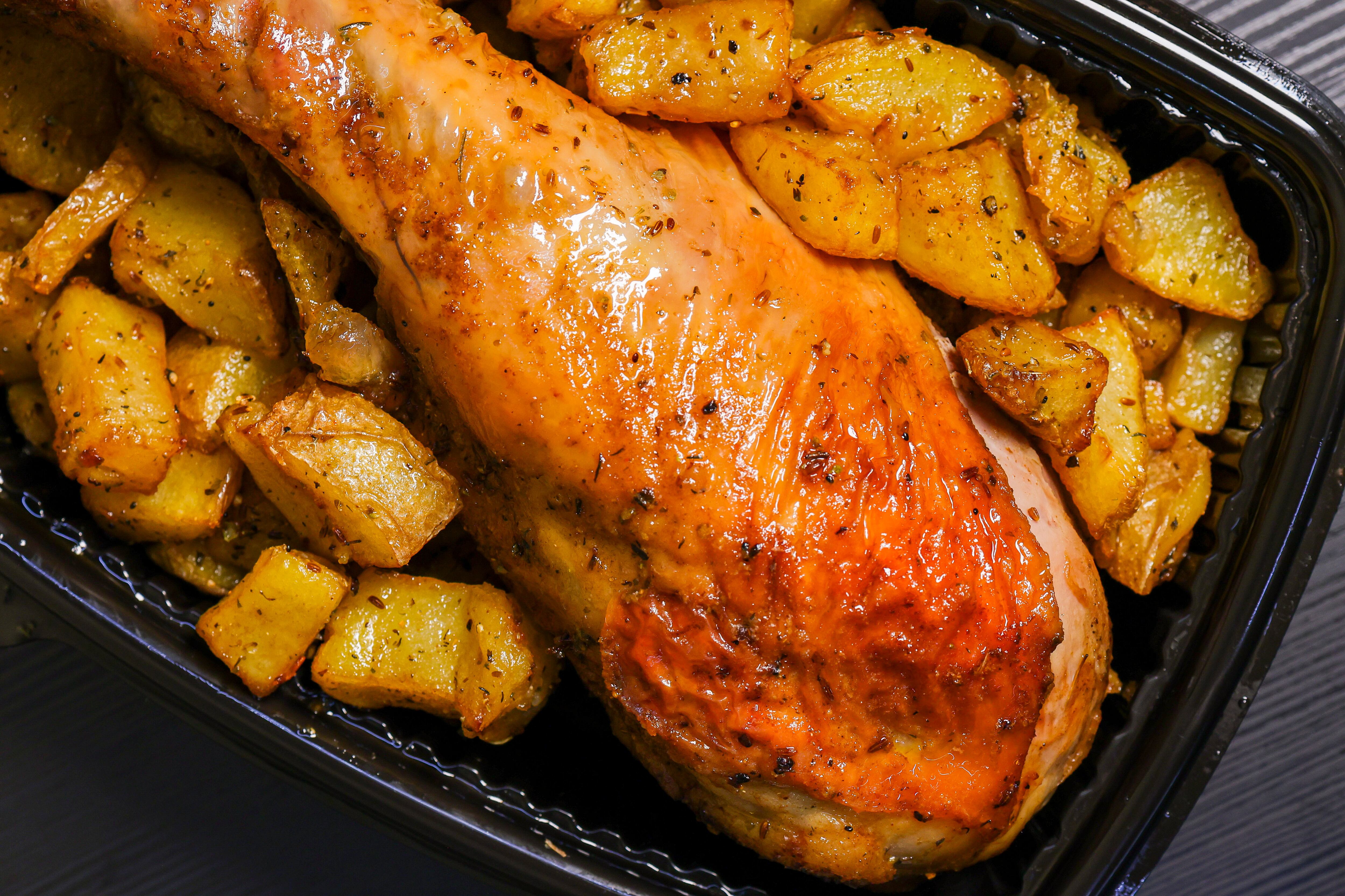 Muslos de pavo al horno (Adobe Stock)