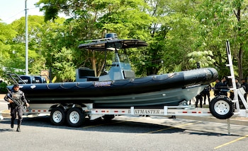 El Salvador recibió tres embarcaciones valoradas en USD 1,2 millones para fortalecer la intercepción de cargamentos ilícitos en aguas litorales. (Cortesía: Embajada de Estados Unidos en El Salvador)