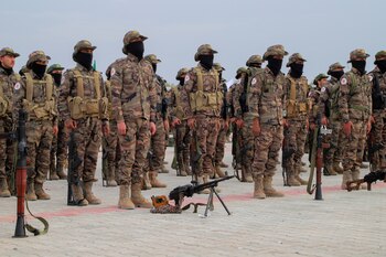 Los miembros del grupo proturco SNA se enfentan con las SDF en el norte de Siria. (Europa Press/Hussein Ali)