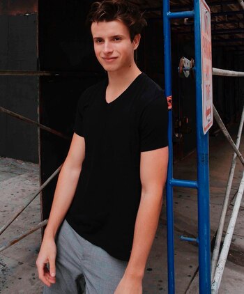 Adam Harry Guild, el exitoso