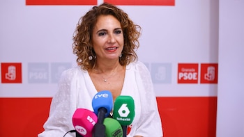 Montero anima a la ciudadanía a "participar" y "decidir" entre "avanzar o retroceder" tras las elecciones