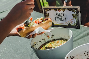 La salsa criolla acompañando un