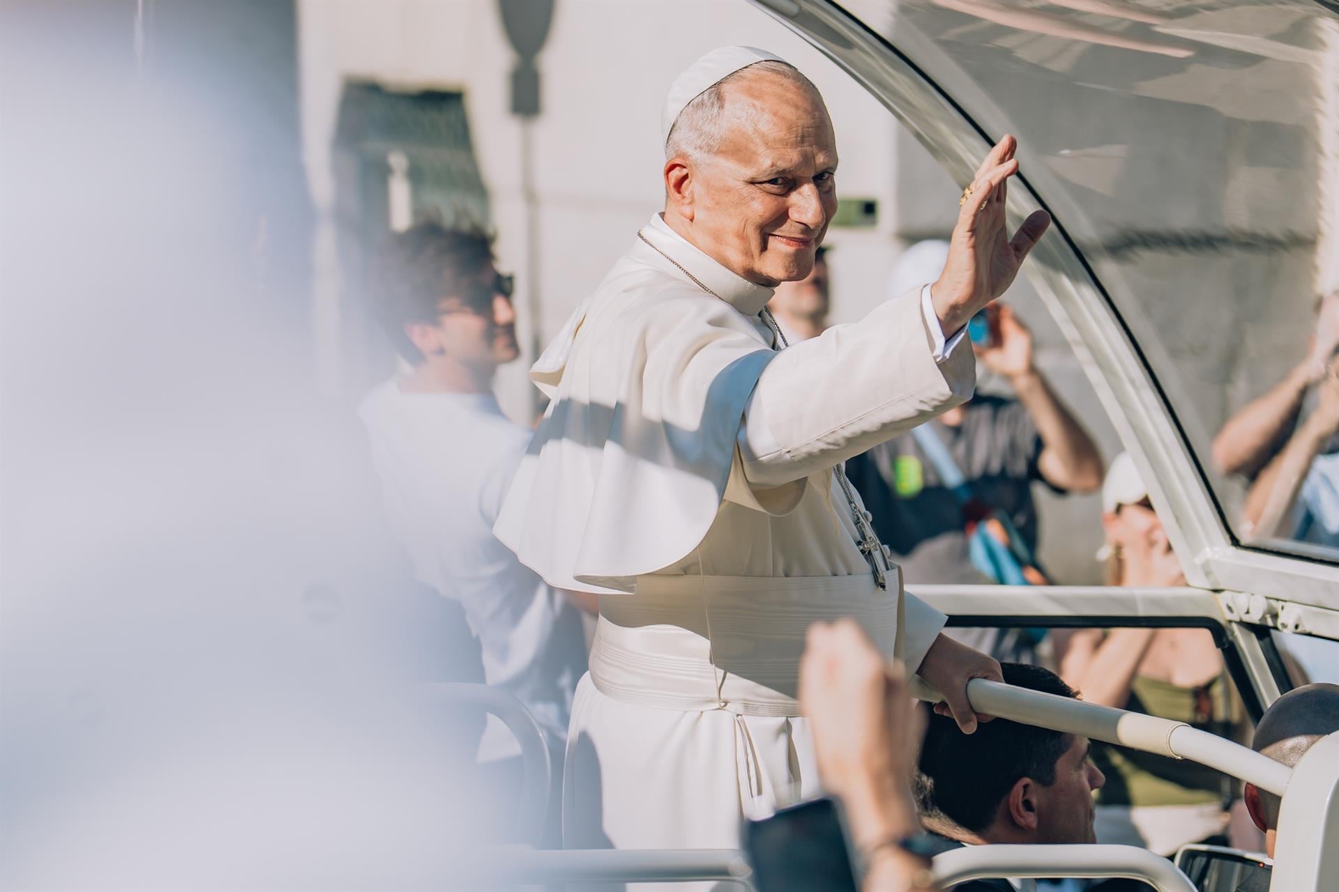 El Papa recuerda su viaje a España y pide "alzar la mirada hacia el cielo" durante un concierto en Castel Gandolfo