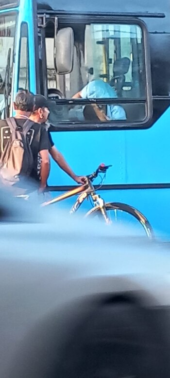 Al colectivero le dispararon dos