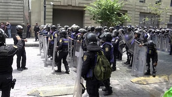 Policía de CDMX encapsula a maestros de la CNTE para que no lleguen al Zócalo
