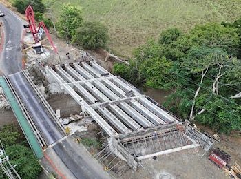 La rehabilitación vial facilita el traslado de cosechas hacia los mercados y el acceso regular a servicios esenciales en zonas rurales./ (CNE)