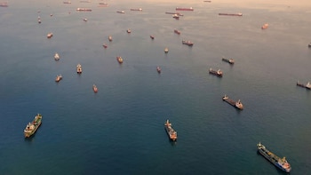 Millones de barcos, rutas históricas y alianzas estratégicas: la historia del estrecho de Malaca y su rol en la economía global