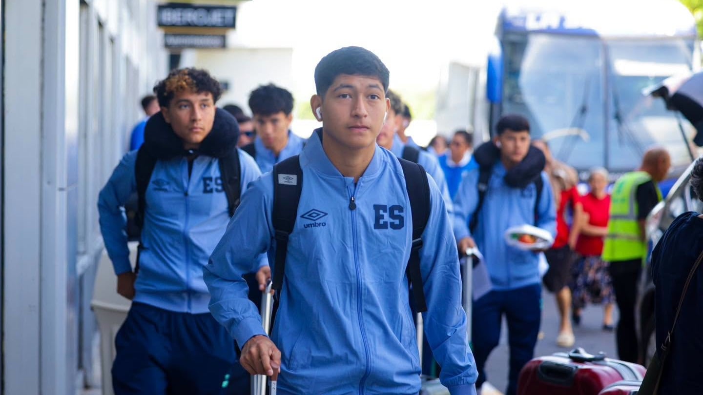 Joey Rubio, Jeffry Méndez y Kenneth Salguero llevan la experiencia de los grandes clubes de la MLS a Azerbaiyán. El combinado de Kilmar Jiménez buscará conectar velocidad y presión ante rivales de cuatro continentes distintos. (Foto cortesía La Selecta SLV)