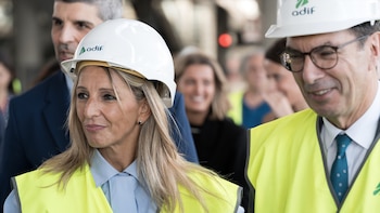 El ministro de Trabajo francés viene a España a aprender cómo trabajar con 40 grados: “Francia se está convirtiendo en España”, asegura