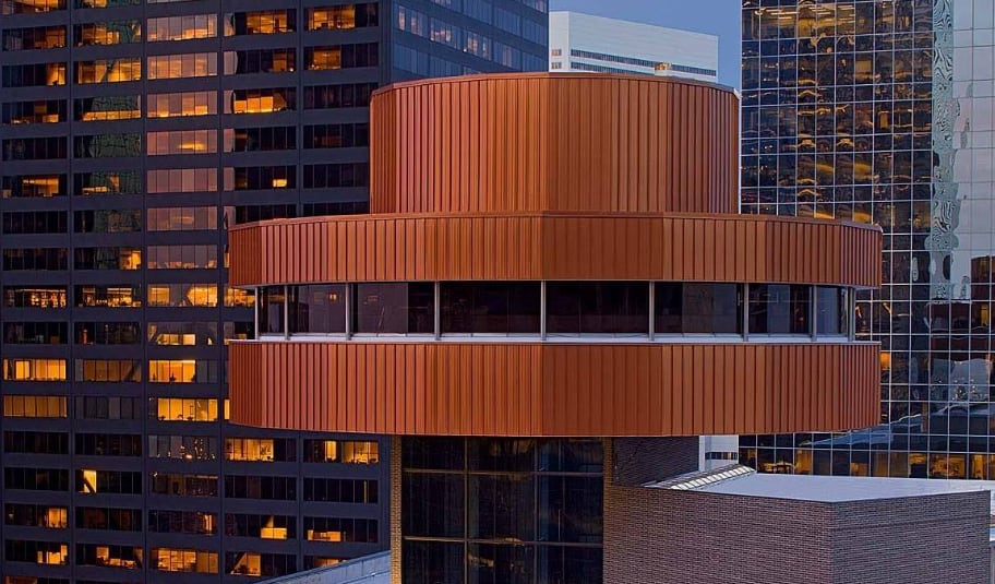 La reapertura del restaurante giratorio Spindletop en Houston se anuncia para el 15 de mayo de 2026 tras seis años de cierre (Hyatt Regency Houston)