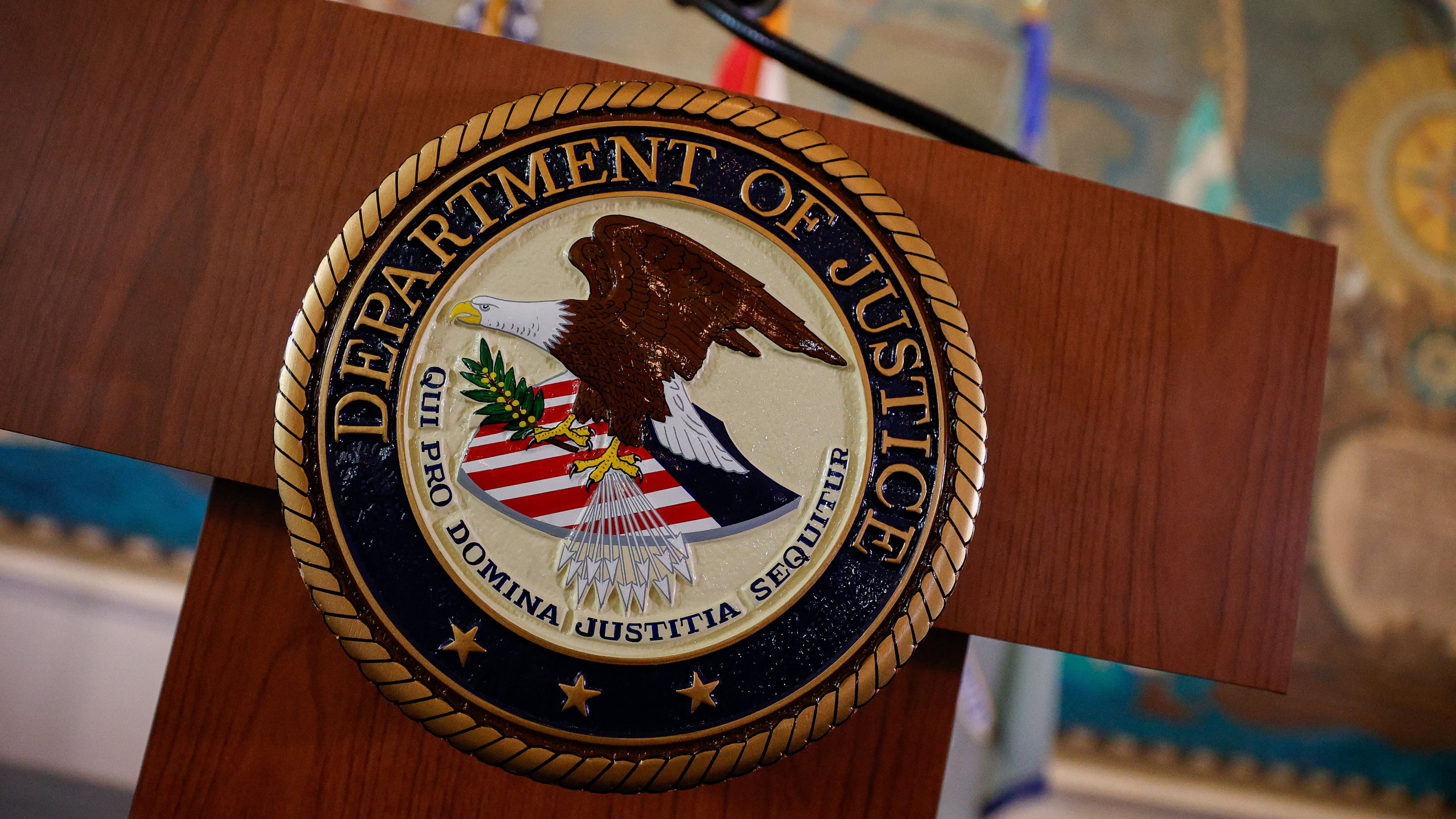 El Departamento de Justicia de Estados Unidos presentó cargos penales contra 28 residentes permanentes en California por presunto voto ilegal. (REUTERS/Marco Bello)