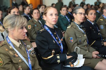Militares presentes en el 35º