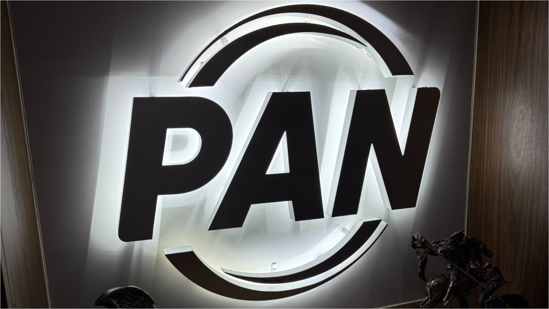 La bancada panista se llevó los votos de la propuesta ante el Congreso local. Crédito: X(@JorgeRoHe)