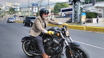 Fotos: Motociclistas de El Salvador recorren la ciudad en el Paseo de Caballeros para promover la prevención del cáncer de próstata