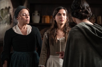Rosalía reconoce a Pura y Petra, las parteras de 'Valle Salvaje'. (ATRESMEDIA).