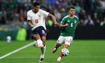 El Tri cayó ante los ingleses en el Estadio Azteca, pero Lira confesó que para él fue más importante el sueño de jugar una Copa del Mundo en casa y entonar el Himno Nacional ane 80 mil aficionados. REUTERS/Paul Childs