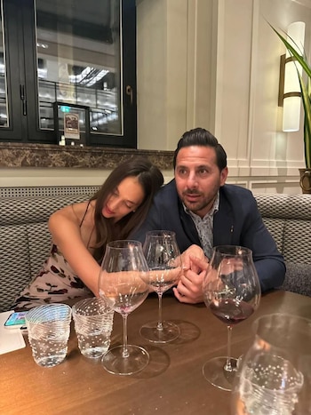 Claudio Pizarro y Helen Valleau fueron vistos juntos por primera vez en eventos sociales a inicios de 2024.