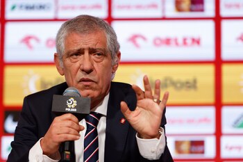 Fernando Santos durante una rueda