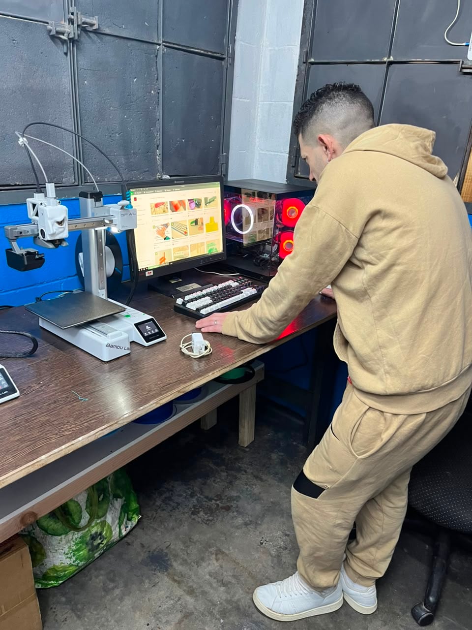 Los internos involucrados participan de talleres productivos