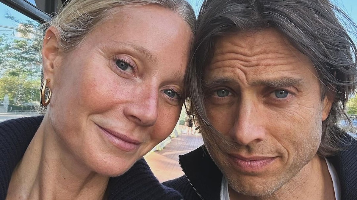 Gwyneth Paltrow celebró seis años de matrimonio con una romántica foto en traje de baño