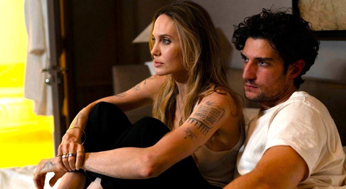 Angelina Jolie y Louis Garrell en 'Couture'
