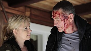 Lena Jaakkola (Anu Sinisalo) juega