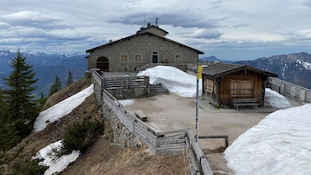 Un incendio destruye casi por completo el Nido del Águila, antiguo refugio de Hitler