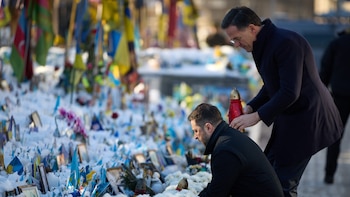 Zelensky rindió homenaje a los