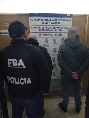 Uno de los tres detenidos (Gentileza: 0221)