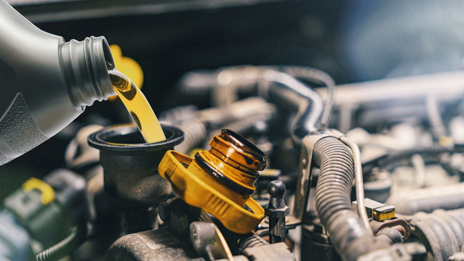 El precio del cambio de aceite en Estados Unidos subió a un rango de USD 100 a USD 120, impulsado por la crisis de insumos en lubricantes sintéticos