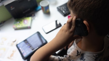 La Unión Europea busca restringir el acceso a redes sociales a menores de 15 años