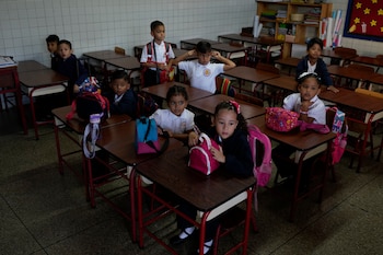 Estudios independientes han señalado las fallas del Programa de Alimentación Escolar en Venezuela. (AP Foto/Ariana Cubillos)