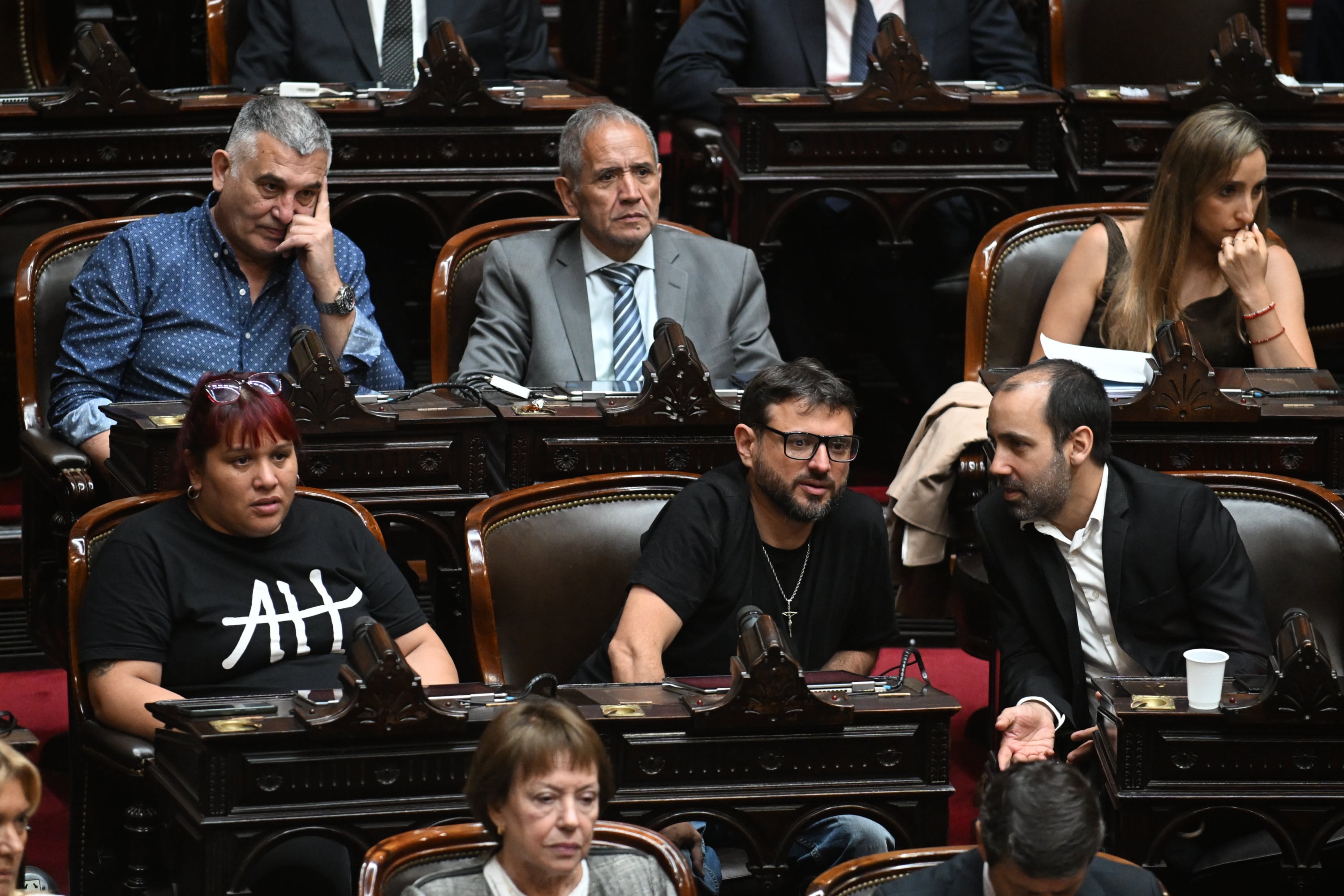 Grabois, entre Natalia Zaracho e Itai Hagman, dos referentes de Argentina Humana (Maximiliano Luna)