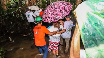 Las lluvias dejan unas 450 emergencias en El Salvador por inundaciones, deslizamientos y árboles caídos