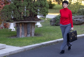 La ministra de Seguridad Social, Elma Saiz, a su llegada a la primera reunión de Consejo de Ministros de la XV legislatura (Europa Press)