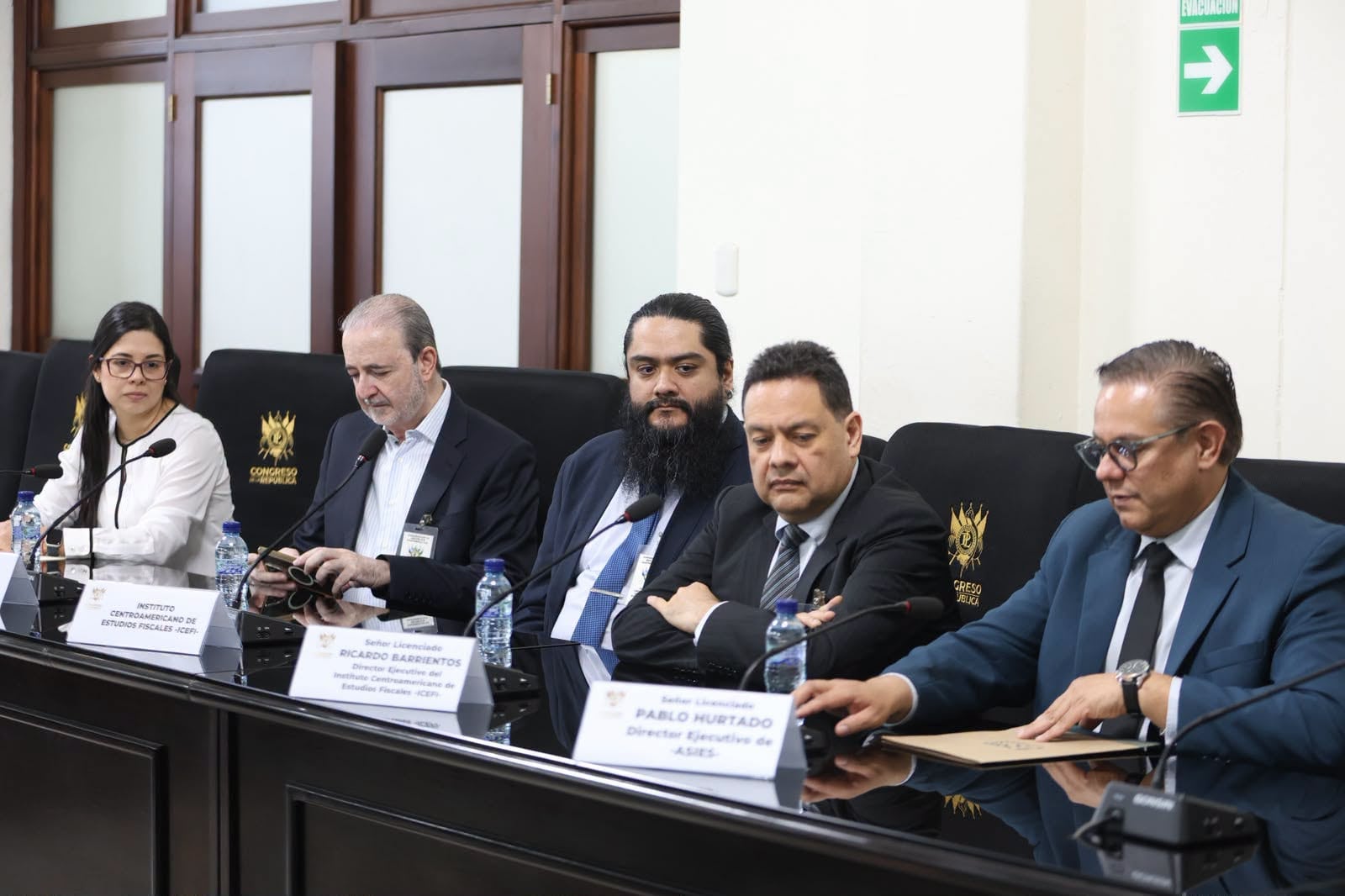 Expertos del Icefi acudieron a la Comisión de Finanzas del Congreso de la República. (Congreso de Guatemala)
