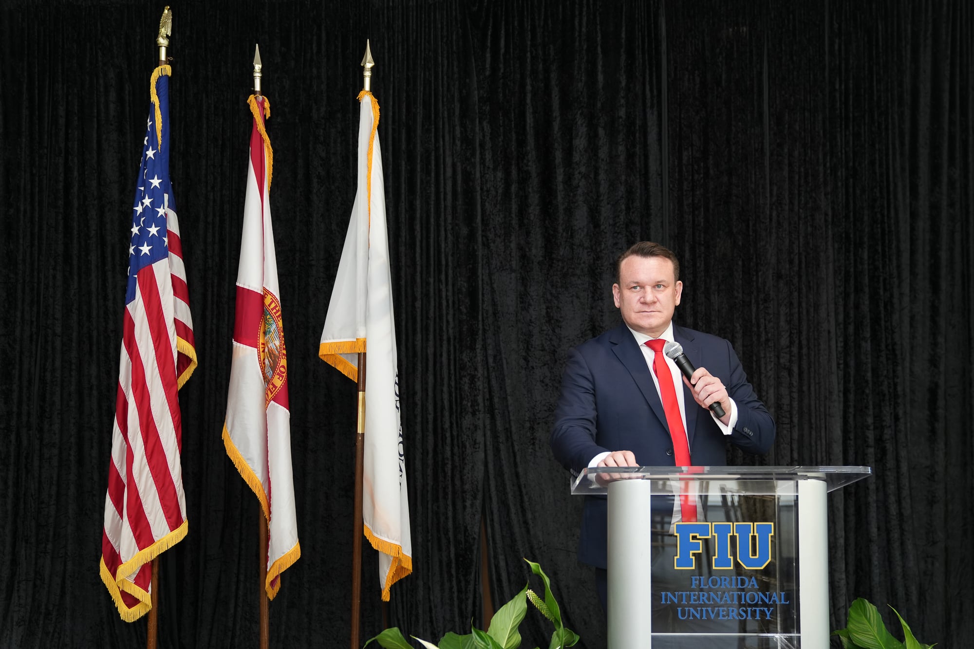 Dominik Tarczyński participa en la nueva cohorte de fellows del Centro Adam Smith de FIU.