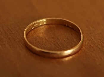 El anillo tenía varios grabados