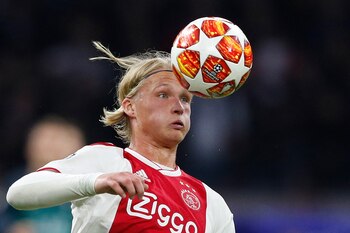 El danés Kasper Dolberg llegó
