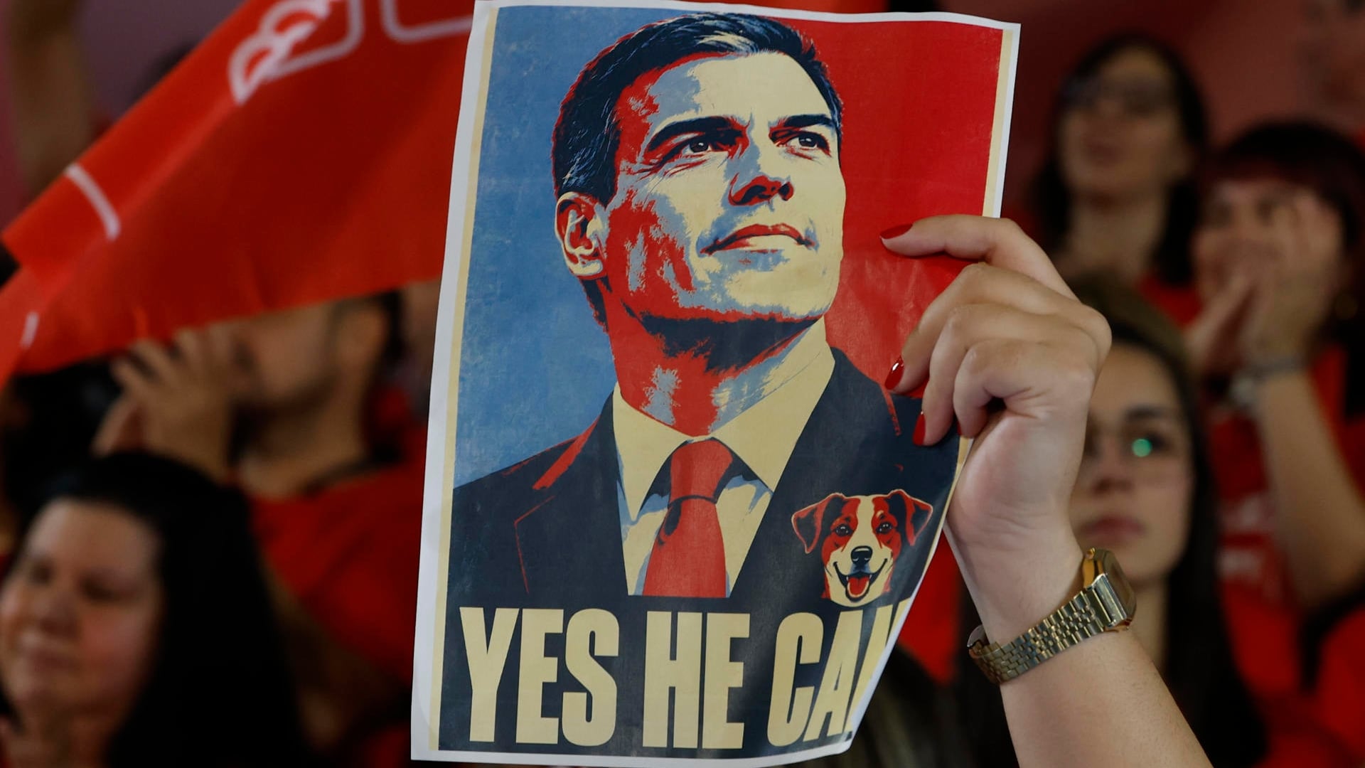 Detalle del cartel mostrado por una de las afiliadas durante la reunión del Comité Federal del PSOE. (EFE/ J.J. Guillén)